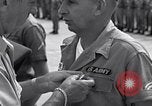 Standbild General James F Collins Soc Trang Vietnam, 1963, aus Sekunde 45 historischem Filmmaterial Videoclip 65675038151