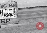 Standbild CH-21-Hubschrauber von 121 Aviation Company Soc Trang Vietnam, 1963, aus Sekunde 3 historischem Filmmaterial Videoclip 65675038154