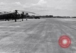 Standbild CH-21-Hubschrauber von 121 Aviation Company Soc Trang Vietnam, 1963, aus Sekunde 13 historischem Filmmaterial Videoclip 65675038154