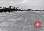 Standbild CH-21-Hubschrauber von 121 Aviation Company Soc Trang Vietnam, 1963, aus Sekunde 16 historischem Filmmaterial Videoclip 65675038154