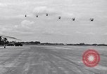 Standbild CH-21-Hubschrauber von 121 Aviation Company Soc Trang Vietnam, 1963, aus Sekunde 24 historischem Filmmaterial Videoclip 65675038154
