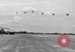 Standbild CH-21-Hubschrauber von 121 Aviation Company Soc Trang Vietnam, 1963, aus Sekunde 25 historischem Filmmaterial Videoclip 65675038154
