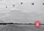 Standbild CH-21-Hubschrauber von 121 Aviation Company Soc Trang Vietnam, 1963, aus Sekunde 30 historischem Filmmaterial Videoclip 65675038154
