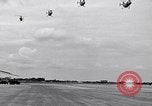 Standbild CH-21-Hubschrauber von 121 Aviation Company Soc Trang Vietnam, 1963, aus Sekunde 31 historischem Filmmaterial Videoclip 65675038154