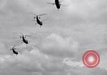 Standbild CH-21-Hubschrauber von 121 Aviation Company Soc Trang Vietnam, 1963, aus Sekunde 37 historischem Filmmaterial Videoclip 65675038154
