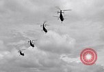Standbild CH-21-Hubschrauber von 121 Aviation Company Soc Trang Vietnam, 1963, aus Sekunde 38 historischem Filmmaterial Videoclip 65675038154