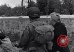 Image 82e Division aéroportée SAINT MARCOUF France, 1944, de la seconde 24 séquences d'archives historiques vidéo 65675038158
