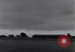 Standbild USA Flugzeuge Saint Marcouf Frankreich, 1944, aus Sekunde 7 historischem Filmmaterial Videoclip 65675038161