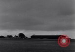 Standbild USA Flugzeuge Saint Marcouf Frankreich, 1944, aus Sekunde 8 historischem Filmmaterial Videoclip 65675038161