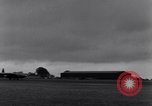 Standbild USA Flugzeuge Saint Marcouf Frankreich, 1944, aus Sekunde 9 historischem Filmmaterial Videoclip 65675038161