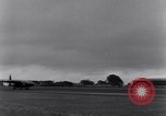 Standbild USA Flugzeuge Saint Marcouf Frankreich, 1944, aus Sekunde 23 historischem Filmmaterial Videoclip 65675038161