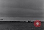 Standbild USA Flugzeuge Saint Marcouf Frankreich, 1944, aus Sekunde 26 historischem Filmmaterial Videoclip 65675038161