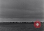 Standbild USA Flugzeuge Saint Marcouf Frankreich, 1944, aus Sekunde 30 historischem Filmmaterial Videoclip 65675038161