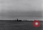Standbild USA Flugzeuge Saint Marcouf Frankreich, 1944, aus Sekunde 34 historischem Filmmaterial Videoclip 65675038161
