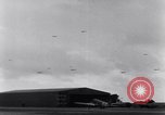 Standbild USA Flugzeuge Saint Marcouf Frankreich, 1944, aus Sekunde 42 historischem Filmmaterial Videoclip 65675038161