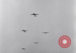 Standbild USA Flugzeuge Saint Marcouf Frankreich, 1944, aus Sekunde 59 historischem Filmmaterial Videoclip 65675038161