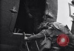 Standbild Alliierter Fallschirmjäger Vereinigtes Königreich, 1944, aus Sekunde 36 historischem Filmmaterial Videoclip 65675038177