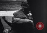 Standbild Alliierter Fallschirmjäger Vereinigtes Königreich, 1944, aus Sekunde 43 historischem Filmmaterial Videoclip 65675038177