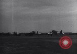 Standbild Alliierter Fallschirmjäger Vereinigtes Königreich, 1944, aus Sekunde 47 historischem Filmmaterial Videoclip 65675038177