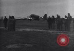 Standbild Alliierter Fallschirmjäger Vereinigtes Königreich, 1944, aus Sekunde 49 historischem Filmmaterial Videoclip 65675038177