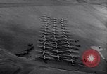 Standbild Alliierten Flugzeuge Vereinigtes Königreich, 1944, aus Sekunde 56 historischem Filmmaterial Videoclip 65675038178