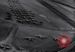 Standbild Alliierten Flugzeuge Vereinigtes Königreich, 1944, aus Sekunde 59 historischem Filmmaterial Videoclip 65675038178