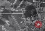 Standbild B-26 Bomber Frankreich, 1944, aus Sekunde 55 historischem Filmmaterial Videoclip 65675038179