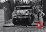 Standbild US-Militär Fahrzeuge geladen auf Invasion Schiffe Portland Head England, 1944, aus Sekunde 45 historischem Filmmaterial Videoclip 65675038189