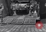 Standbild US-Militär Fahrzeuge geladen auf Invasion Schiffe Portland Head England, 1944, aus Sekunde 53 historischem Filmmaterial Videoclip 65675038189