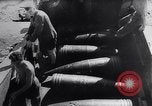 Standbild 12 inch gun Frankreich, 1944, aus Sekunde 7 historischem Filmmaterial Videoclip 65675038200