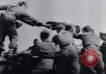 Standbild 12 inch gun Frankreich, 1944, aus Sekunde 24 historischem Filmmaterial Videoclip 65675038200