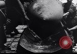 Standbild 12 inch gun Frankreich, 1944, aus Sekunde 34 historischem Filmmaterial Videoclip 65675038200