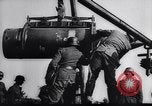Standbild 12 inch gun Frankreich, 1944, aus Sekunde 36 historischem Filmmaterial Videoclip 65675038200
