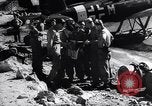 Standbild Arado Ar 196 Wasserflugzeuge und Junker JU 88 Bomber angreifenden Samos Griechenland, 1941, aus Sekunde 9 historischem Filmmaterial Videoclip 65675038201