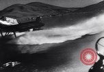 Standbild Arado Ar 196 Wasserflugzeuge und Junker JU 88 Bomber angreifenden Samos Griechenland, 1941, aus Sekunde 25 historischem Filmmaterial Videoclip 65675038201