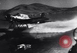 Standbild Arado Ar 196 Wasserflugzeuge und Junker JU 88 Bomber angreifenden Samos Griechenland, 1941, aus Sekunde 26 historischem Filmmaterial Videoclip 65675038201