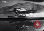 Standbild Arado Ar 196 Wasserflugzeuge und Junker JU 88 Bomber angreifenden Samos Griechenland, 1941, aus Sekunde 27 historischem Filmmaterial Videoclip 65675038201