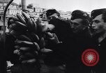 Standbild Italienische Infanterie Division 6 Samos Insel Griechenland, 1941, aus Sekunde 24 historischem Filmmaterial Videoclip 65675038202