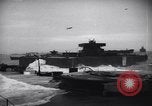 Standbild USA Schiff Normandie Frankreich, 1944, aus Sekunde 12 historischem Filmmaterial Videoclip 65675038203