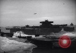 Standbild USA Schiff Normandie Frankreich, 1944, aus Sekunde 13 historischem Filmmaterial Videoclip 65675038203