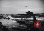 Standbild USA Schiff Normandie Frankreich, 1944, aus Sekunde 23 historischem Filmmaterial Videoclip 65675038203
