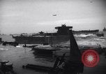 Standbild USA Schiff Normandie Frankreich, 1944, aus Sekunde 27 historischem Filmmaterial Videoclip 65675038203