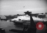 Standbild USA Schiff Normandie Frankreich, 1944, aus Sekunde 29 historischem Filmmaterial Videoclip 65675038203