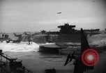 Standbild USA Schiff Normandie Frankreich, 1944, aus Sekunde 44 historischem Filmmaterial Videoclip 65675038203
