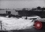 Standbild USA Schiff Normandie Frankreich, 1944, aus Sekunde 54 historischem Filmmaterial Videoclip 65675038203