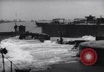 Standbild USA Schiff Normandie Frankreich, 1944, aus Sekunde 55 historischem Filmmaterial Videoclip 65675038203