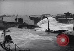 Standbild USA Schiff Normandie Frankreich, 1944, aus Sekunde 57 historischem Filmmaterial Videoclip 65675038203