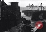 Standbild amerikanisches Schiff Normandie Frankreich, 1944, aus Sekunde 13 historischem Filmmaterial Videoclip 65675038205