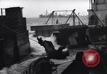 Standbild amerikanisches Schiff Normandie Frankreich, 1944, aus Sekunde 15 historischem Filmmaterial Videoclip 65675038205