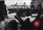 Standbild amerikanisches Schiff Normandie Frankreich, 1944, aus Sekunde 16 historischem Filmmaterial Videoclip 65675038205